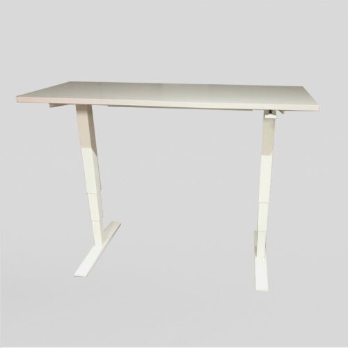 MESA DE 160 X 60 CON AJUSTE DE ALTURA NEUMATICA MAXIMA DE 1.08M, CUBIERTA MELAMINA CAL.28mm. ESTRUCTURA BLANCA