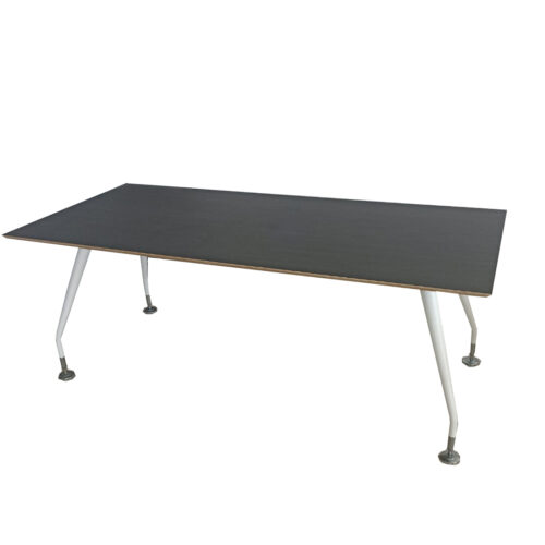 mesa de oficina con patas blancas veracruz eqover