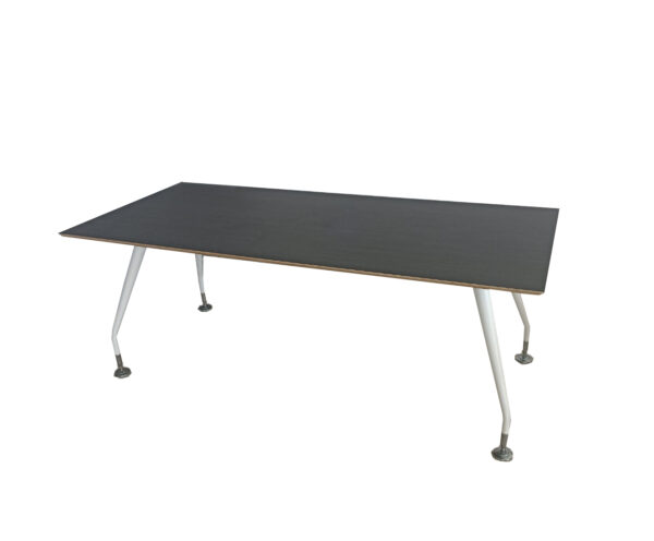 mesa de oficina con patas blancas veracruz eqover