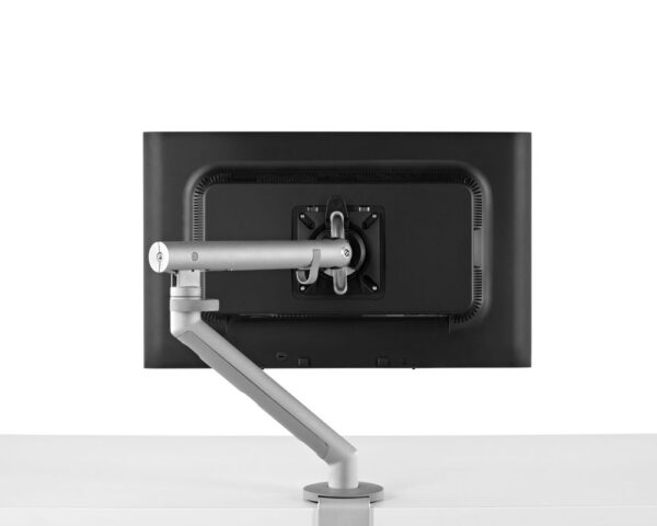 BRAZO FLO SENCILLO,PARA MONITOR SUPERFICIE CLAMP TIPO CLIP COLOR PLATA * PRECIO EN DOLARES AMERICANOS